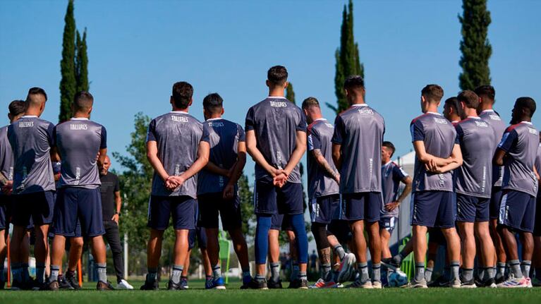 Dos jugadores de Talleres, enfrentados por una "broma pesada".