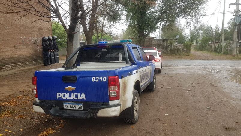 Dos mayores de edad fueron detenidos por el enfrentamiento. Foto: Sebastián Pfaffen / El Doce.