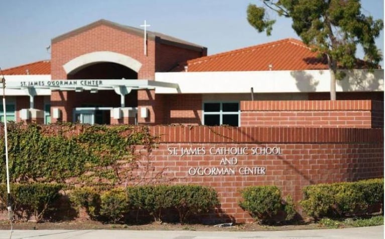 Dos monjas de una escuela robaron medio millón de dólares