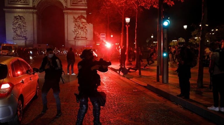 Dos muertos, un policía en coma y más de 500 detenidos tras el título del PSG en la Champions League