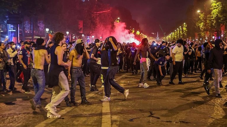 Dos muertos, un policía en coma y más de 500 detenidos tras el título del PSG en la Champions League