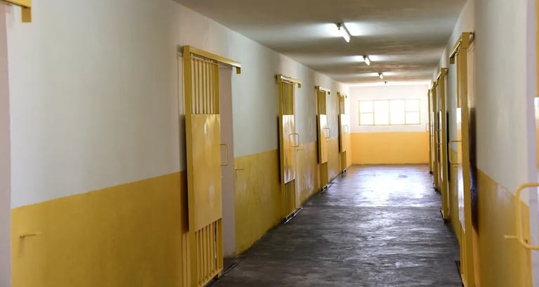 Dos mujeres llevaban a cabo el negocio fuera del penal.