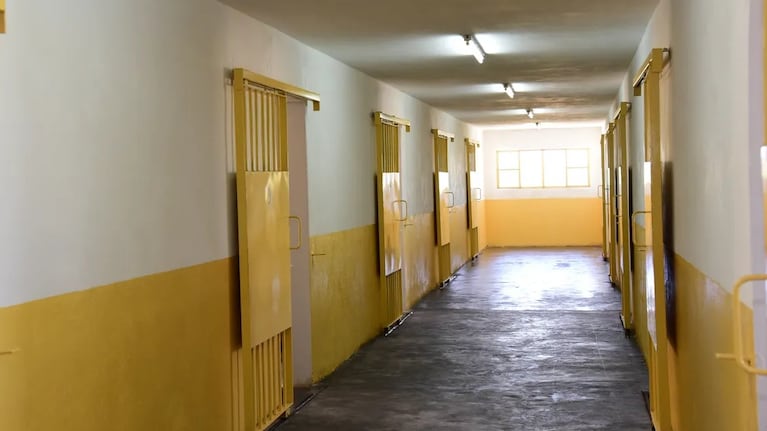 Dos mujeres llevaban a cabo el negocio fuera del penal.