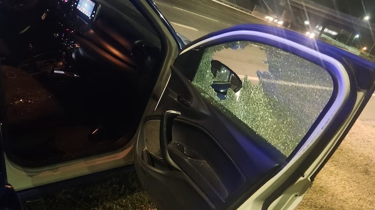 Dos policías heridos tras un ataque a piedrazos a un móvil de la Caminera en la Circunvalación
