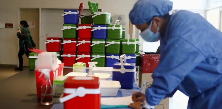 Dos provincias aplicaron más vacunas de las que recibieron: la explicación oficial