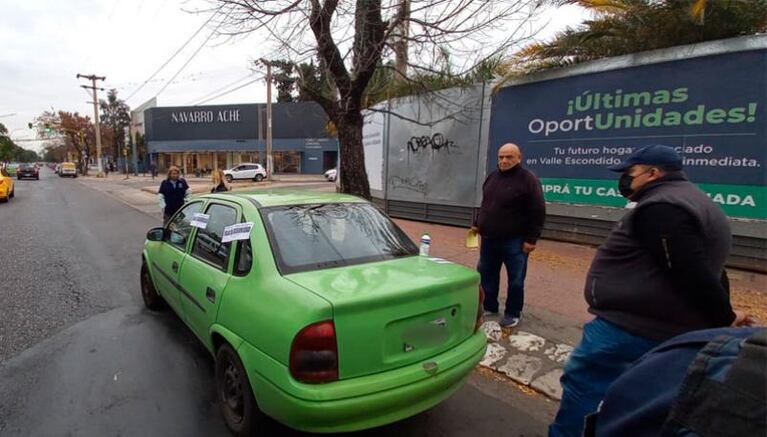 Dos semanas después, volvieron a quitarle el auto al remisero ilegal acusado de acoso