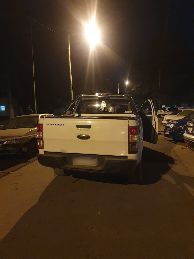 Dramático video: arrastró a un policía de la Caminera para evitar el control de alcoholemia