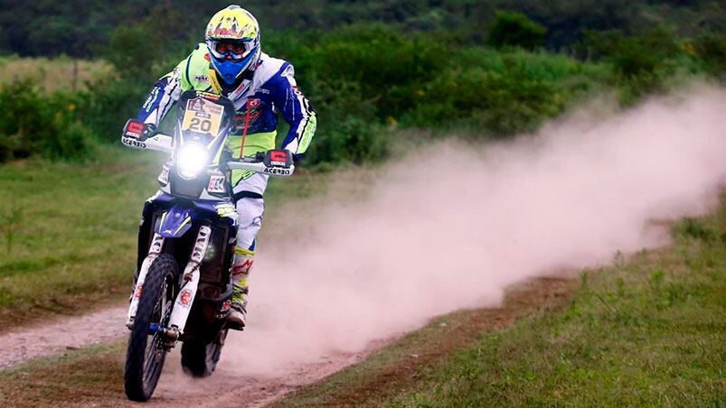 Duclos sufrió la "viveza" criolla en pleno Dakar.