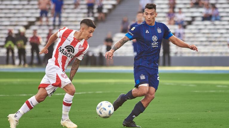 Duelo de talentosos entre Lodico y Botta en el Kempes.