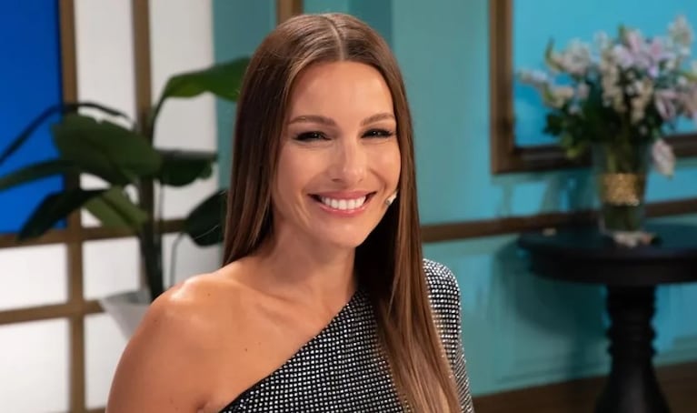 Durante su aparición en la “mesaza” de Mirtha Legrand, Pampita anunció que abandona el país.