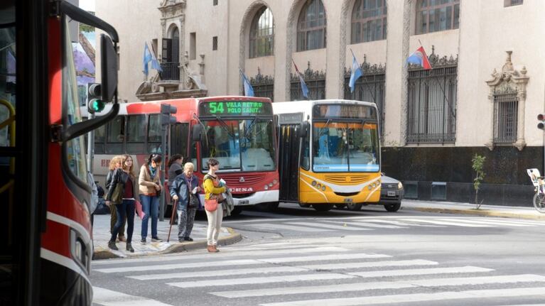Durante todo el día habrá cortes y se modifica el recorrido del transporte.