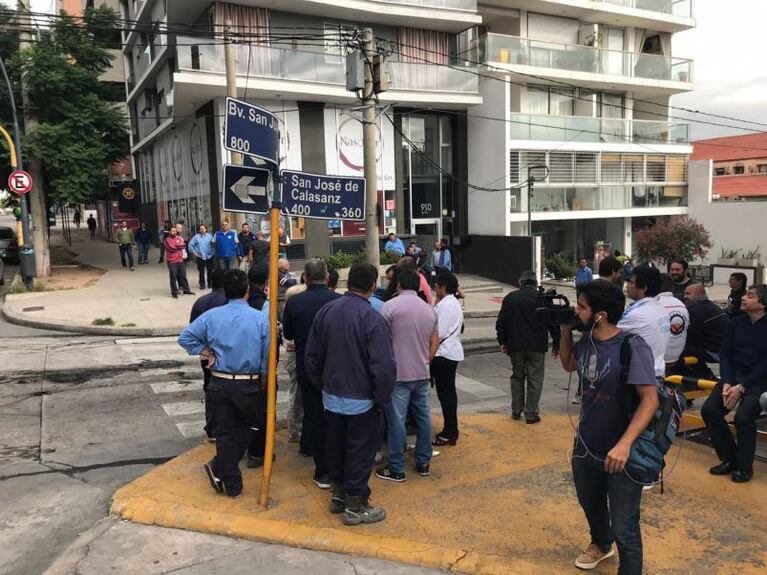 Duro cruce del Lagarto con un gremialista de Luz y Fuerza