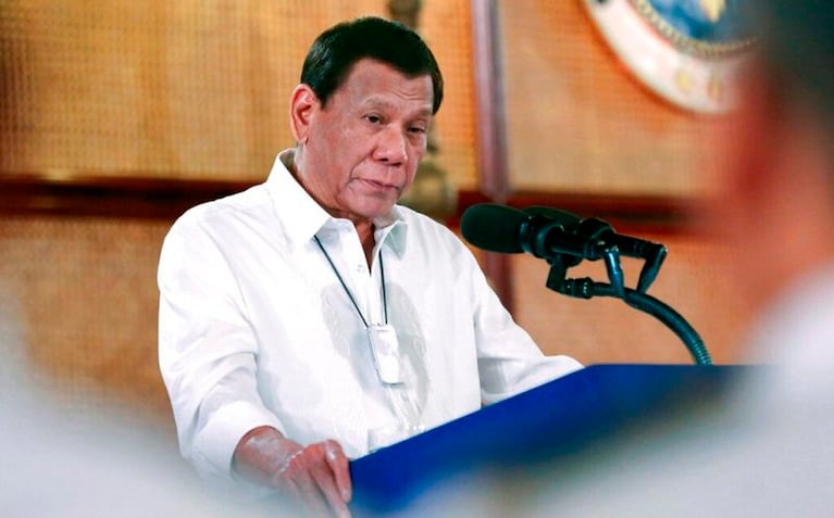 Duterte ordenó a sus fuerzas a fusilar a quienes no cumplan la cuarentena.