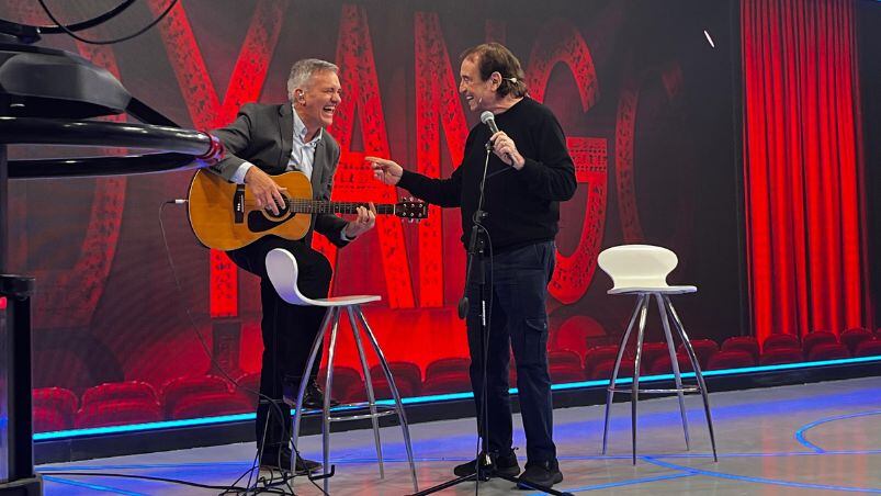 Dyango y Jorge Cuadrado cantaron a dúo "Yo mañana" en Telenoche.