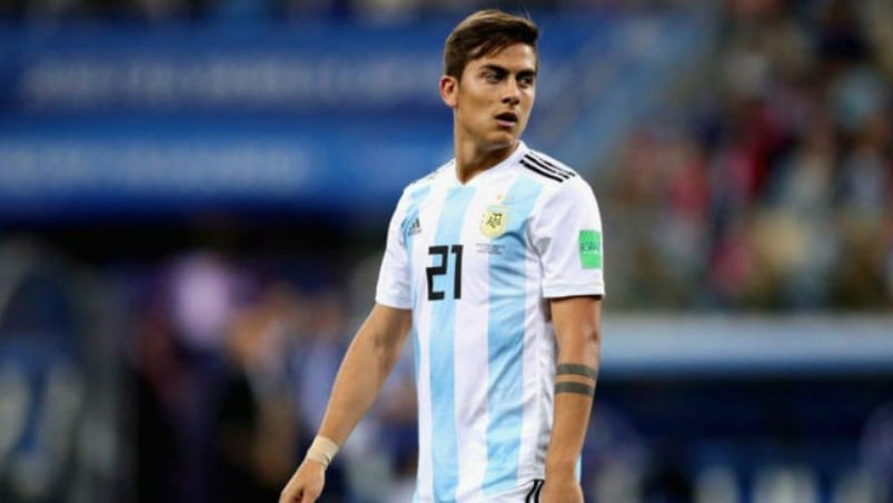 Dybala arracó su día con una sorpresa de sus compañeros de la Selección. 