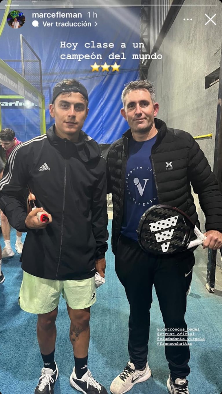 Dybala está en Córdoba y aprovechó para jugar al padel.