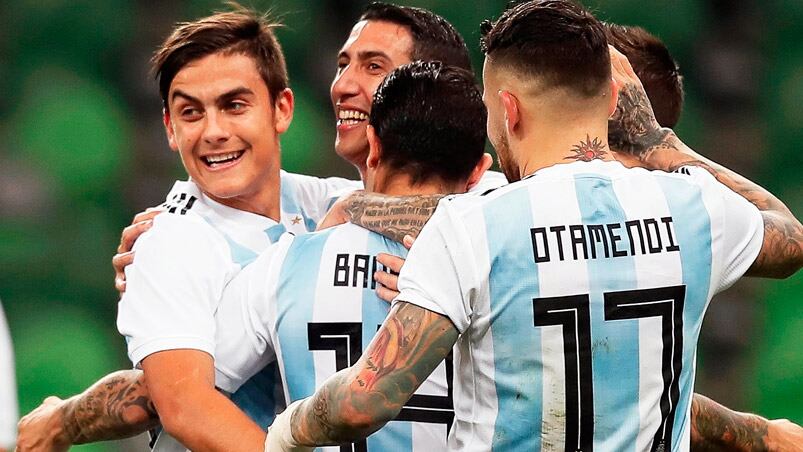 Dybala fue titular contra Nigeria pero salió en el segundo tiempo.