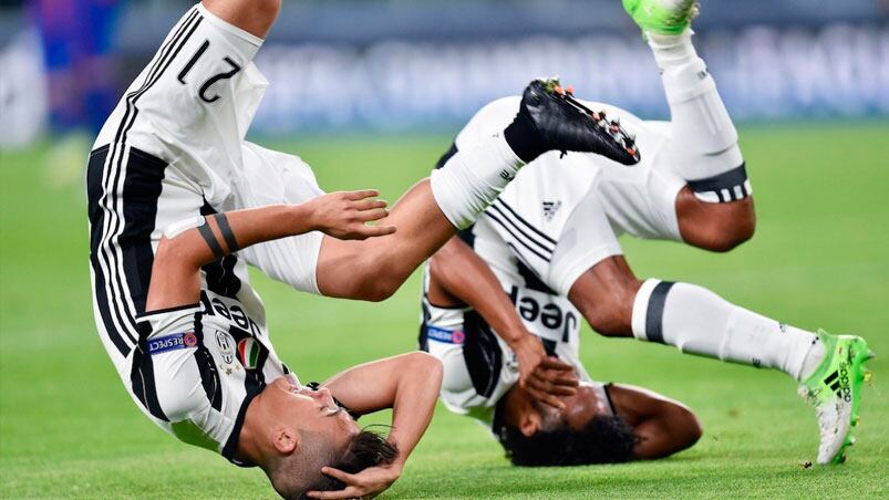 Dybala haciendo la vuelta carnero para festejar uno de sus goles.