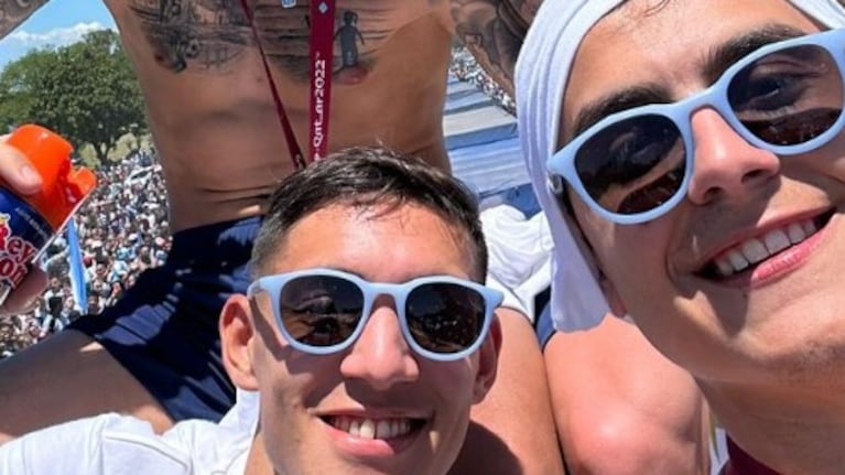 Dybala junto a Nahuel Molina en los festejos.