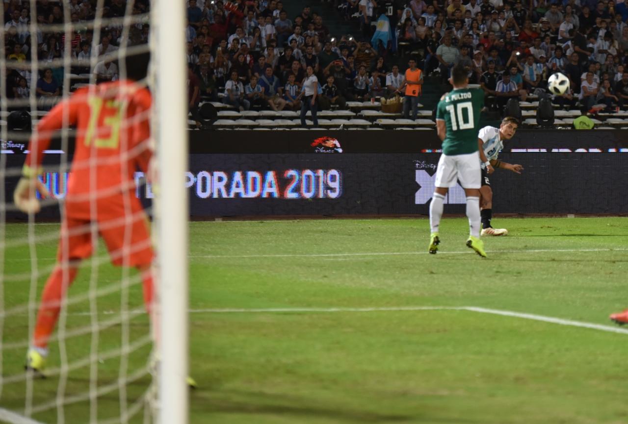 Dybala y compañía deleitaron al público en Córdoba. Foto: Lucio Casalla / ElDoce.tv