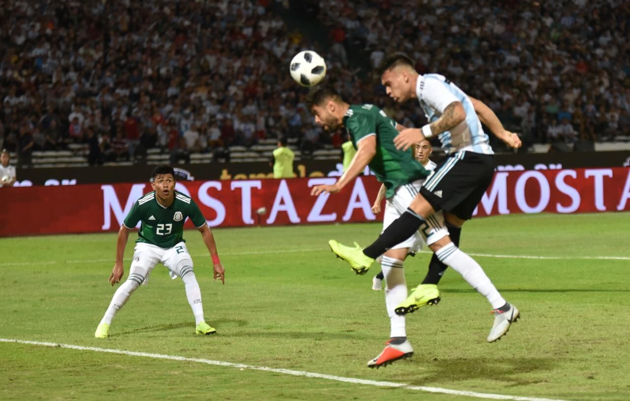 Dybala y compañía deleitaron al público en Córdoba. Foto: Lucio Casalla / ElDoce.tv
