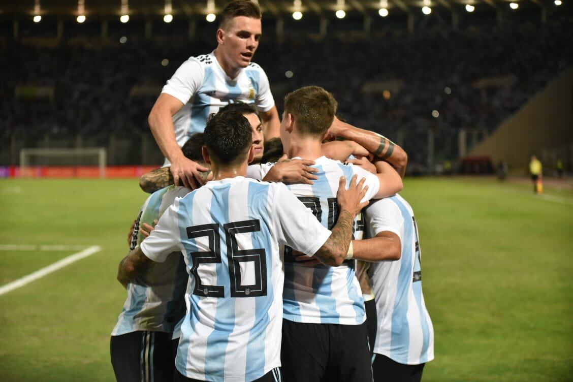 Dybala y compañía deleitaron al público en Córdoba. Foto: Lucio Casalla / ElDoce.tv