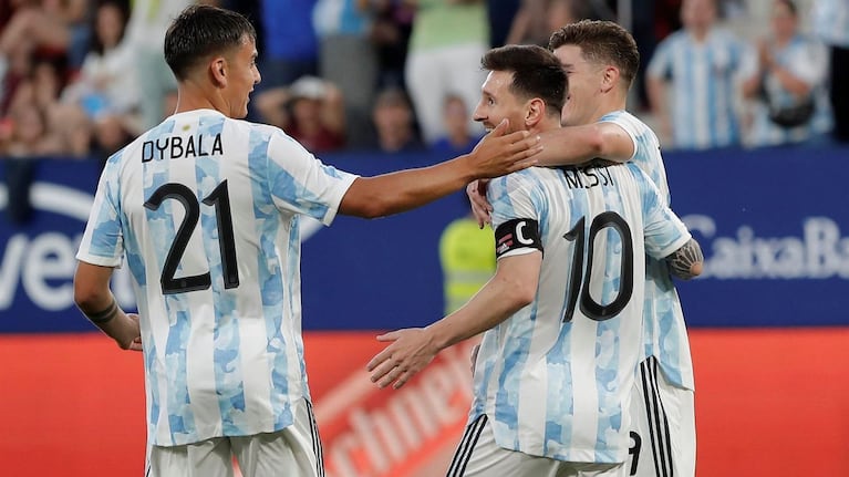 Dybala y Messi son dos de los 27 convocados por Scaloni.