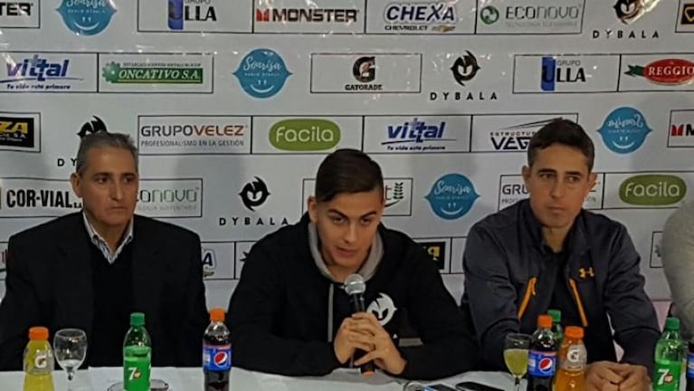 Dybala y sus amigos, solidarios en Laguna Larga