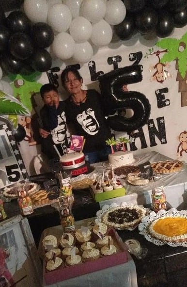 Dylan festejó su cumple de cinco con temática de La Mona.