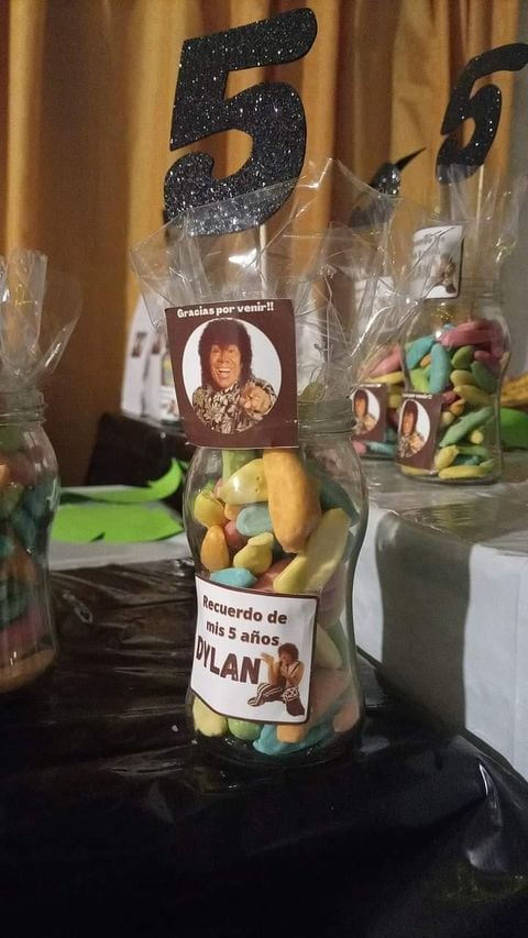 Dylan festejó su cumple de cinco con temática de La Mona.