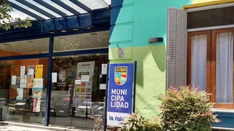 Echaron a un municipal de La Falda por robarse parte de la recaudación.