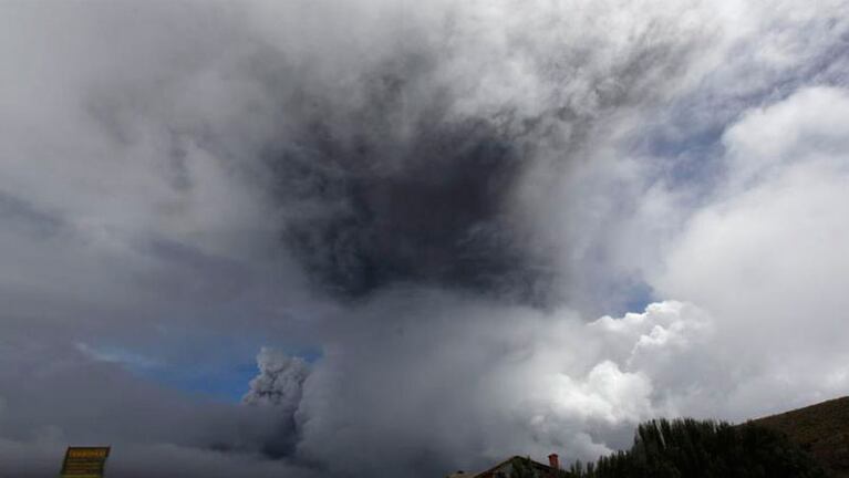 Ecuador declaró estado de alerta amarillo por erupción del Volcán Cotopaxi. Foto. AP