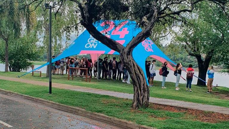 Egresados neuquinos contagiados en Carlos Paz: “El médico me dijo que estaba insolado”