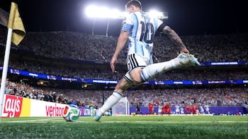 El 10 celebró el triunfazo en sus redes.