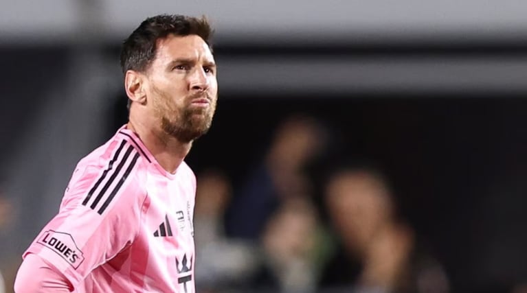 El 10 estalló de furia por la derrota del sábado a la noche.