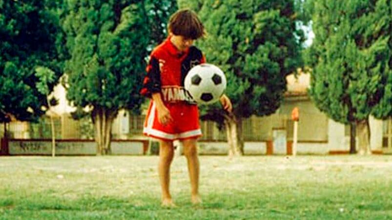 El 10 jugaba en Newells cuando era chico. 