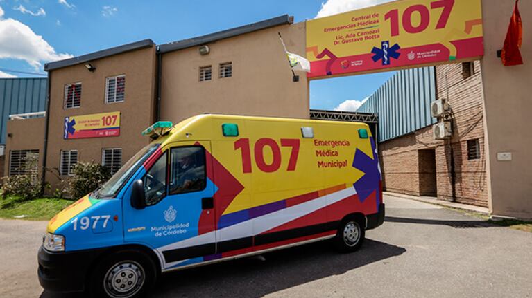 El 107 socorrió a la mamá en pleno parto.