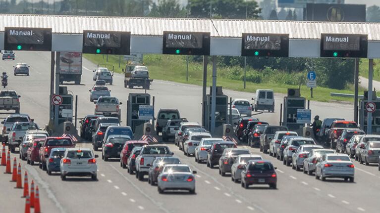 El 2022 finaliza con nuevas subas en peajes y boletos interurbanos.