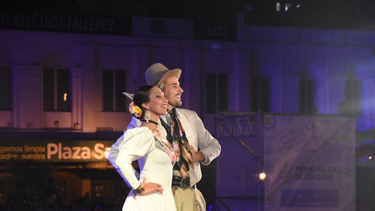 El 25 de mayo fue recibido con el cambio de guardia y un show del Chaqueño Palavecino. Foto: Maxi López / ElDoce.tv.