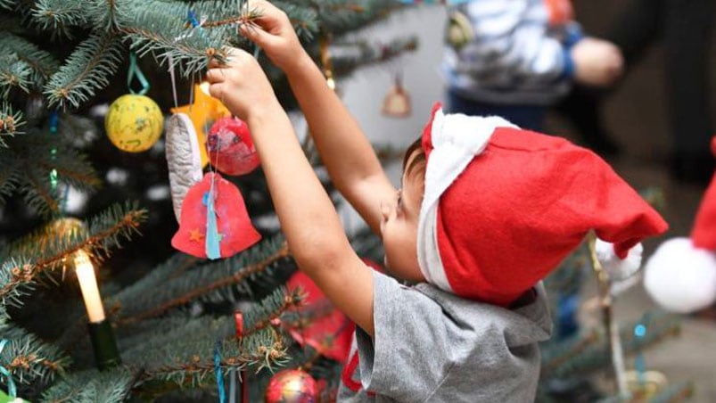 El 8 de diciembre también es el día en que se arma el arbolito de Navidad.