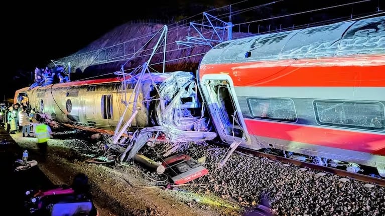 El accidente entre dos trenes ocurrido en el sur de España el domingo dejó al menos 42 muertos.
