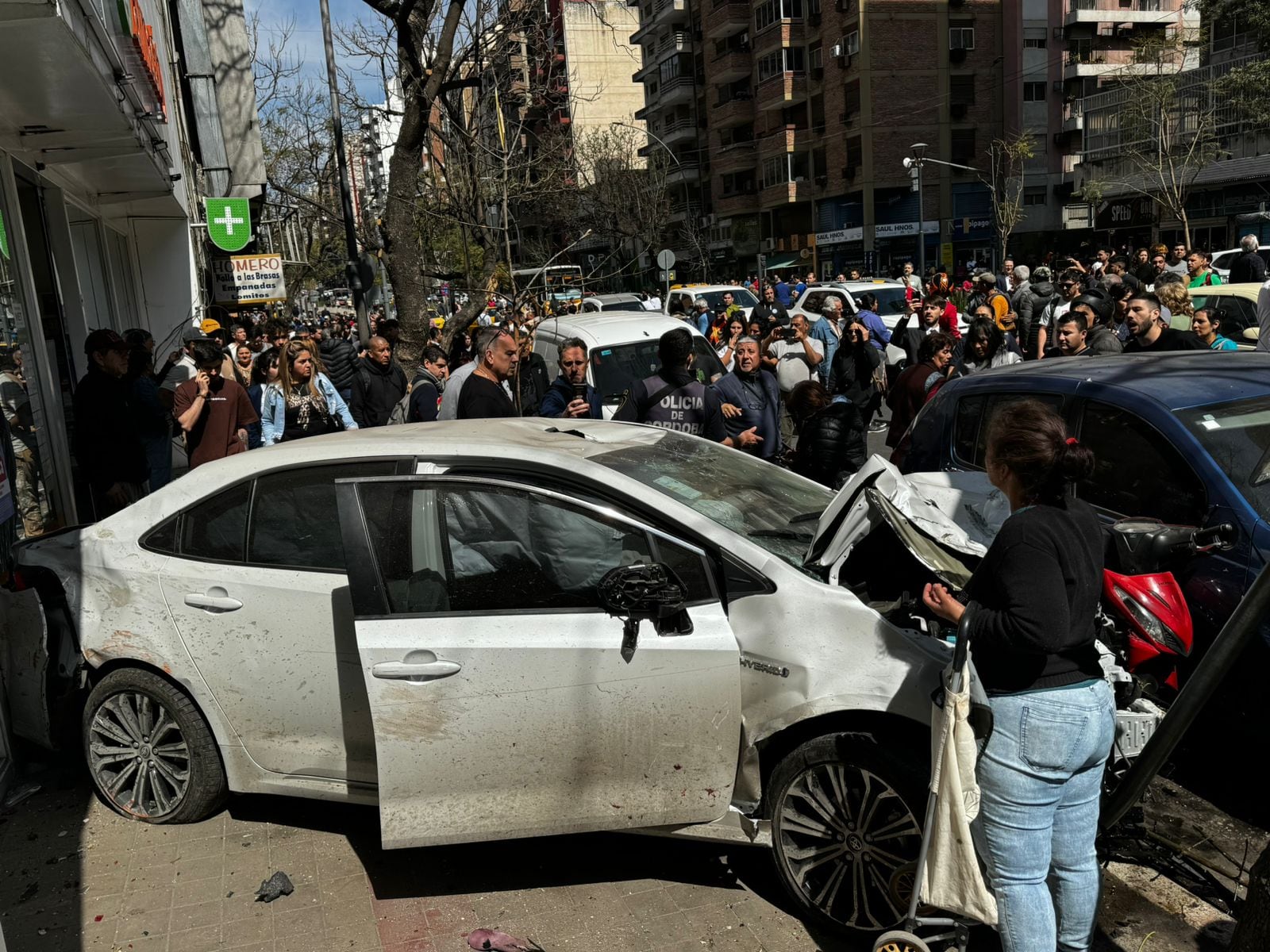 El accidente fue en plena hora pico en el Centro de Córdoba.