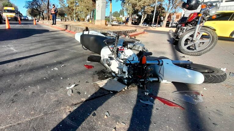 El accidente ocurrió en avenida Vélez Sarsfield. Foto: Pablo Olivarez / El Doce.