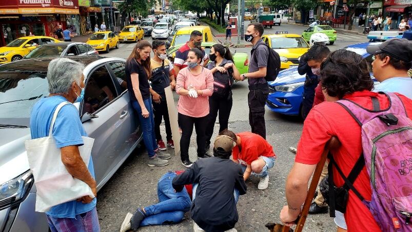 El accidente ocurrió en bv. San Juan y Cañada. / Foto: gentileza @leoguevara80.