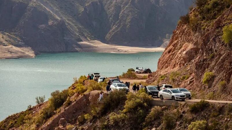 El accidente ocurrió en el Cañón del Atuel.