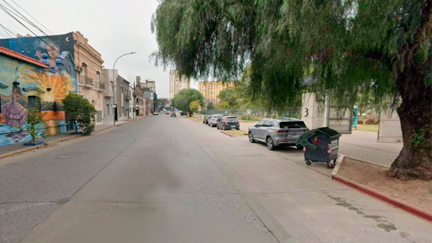 Un hombre murió tras chocar contra un poste frente al Parque Las Heras