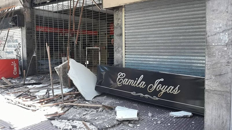 El accidente ocurrió en la salida de la Galería Planeta sobre avenida Colón.