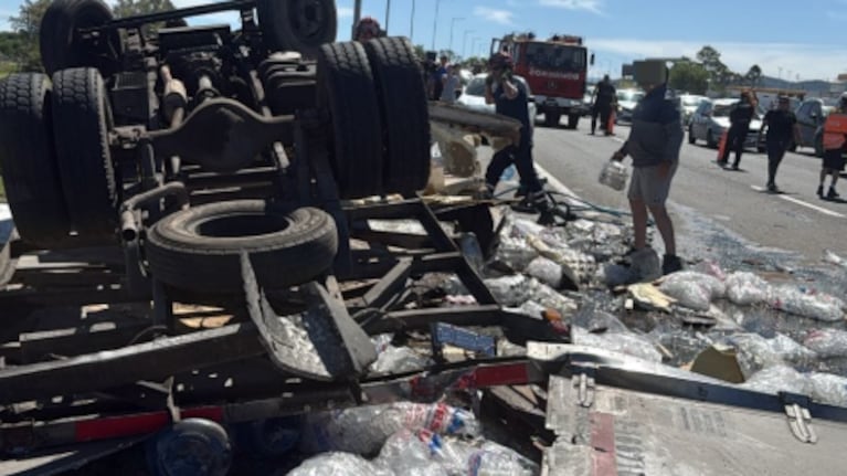 El accidente ocurrió este viernes en la autopista Córdoba-Carlos Paz.