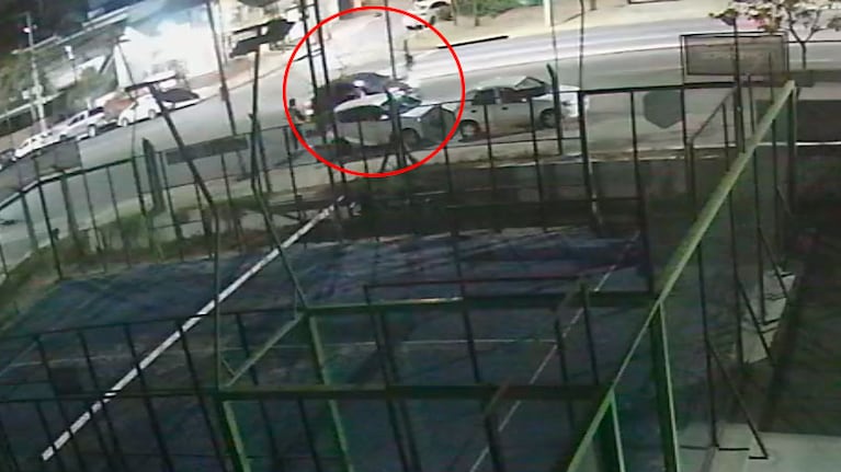 El accidente quedó registrado por cámaras de seguridad.