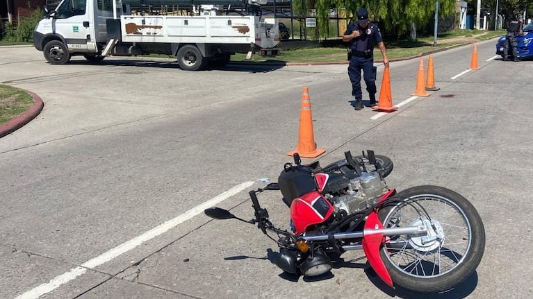 El accidente se produjo en barrio Irupé, en la zona sur de la capital provincial.